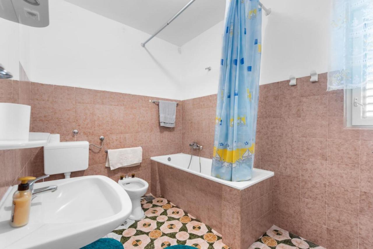 Apartmani Ella Rabac Exterior photo